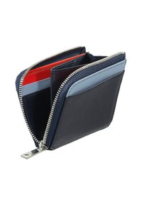 Portafoglio zip-around in pelle blu scuro con scomparti per carte azzurri, rossi e blu. Dotato di zip metallica e superficie liscia. Design compatto.