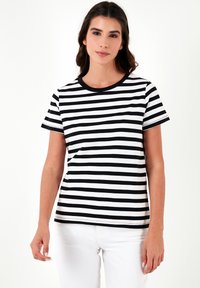 REGULAR FIT - Apdrukāts T-krekls - black white