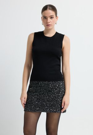 Top - black