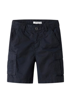 Shorts cargo bleu marine avec bouton frontal, passants de ceinture, poches avant biseautées et poches à rabat de chaque côté.