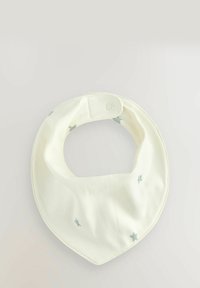 En bomullsbandana med ljusgul färg och små blå stjärnor som accenter; halvcirkelformad, säker tryckknappsstängning, mjuk textur och lätt design.