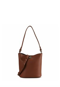 Bruine leren tas in bucket-stijl met een enkele schouderriem, een afneembare langere riem en een tonale hardware-accent. Gladde, gestructureerde afwerking.