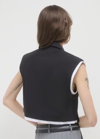 Calliope CROP BITESSUTO - Weste - ultrablack