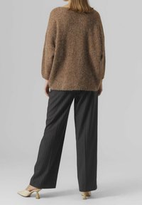 Vero Moda Strickpullover - brown