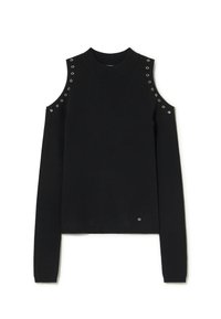 Camiseta de punto negra de manga larga con cortes en los hombros y detalles de ojales plateados en las costuras de los hombros.