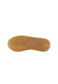 Gummisohle in Orange, mit strukturierten Profilmustern und Rillen für besseren Halt. Glattes Design mit abgerundetem Zehenbereich und solider Verarbeitung.
