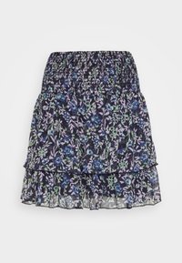 Květinová sukně ve vrstvách se staženým pasem. Má námořnickou základnu s vzory fialových a zelených květin a průsvitnou texturu.