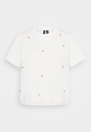 Valge puuvillane T-särk lühikeste varrukatega, millel on mitmed broderitud väikesed maasikad roosa ja rohelise värviga. Lõdva istuvusega, ümmargune kaelus.