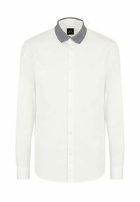 Camicia bianca a maniche lunghe con colletto testurizzato grigio chiaro, dotata di chiusura con bottoni, tessuto liscio e vestibilità classica.