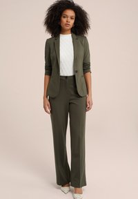 WE Fashion Kalhoty - green