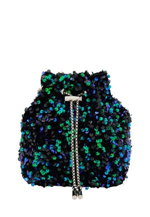 Zwarte paillette trekzak met een mix van groene en blauwe pailletjes, aangevuld met een zilverkleurige kettingriem en hardware.