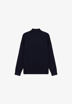Maglione pullover blu navy con colletto alto, maniche lunghe e polsini a coste. Realizzato in morbido tessuto testurizzato. Presenta un design minimalista.