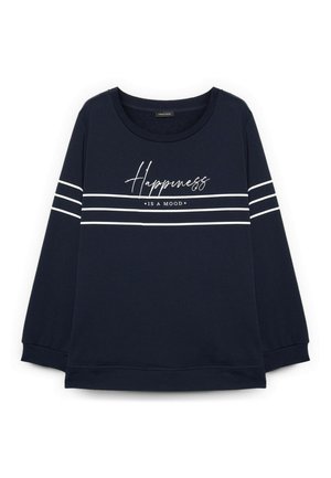 Tmavě modré tričko s dlouhým rukávem, s bílými vodorovnými pruhy na rukávech a hrudi, s nápisem „Happiness is a mood“ na přední straně.