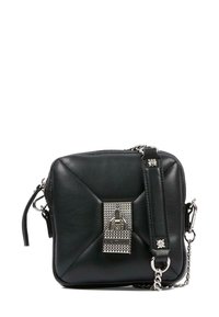 Borsa a tracolla in pelle nera con motivo trapuntato, hardware argentato e chiusura con lucchetto decorativo. Include una tracolla rimovibile.
