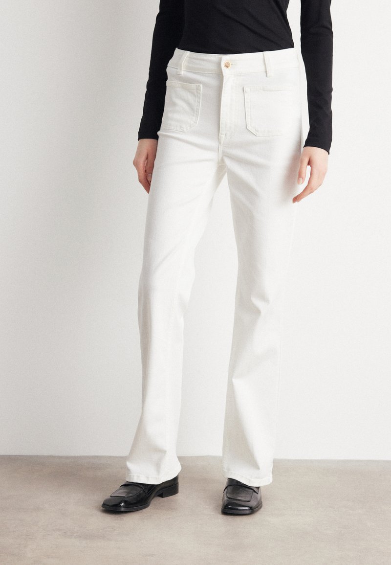 GANT - Flared jeans - eggshell, Förstora