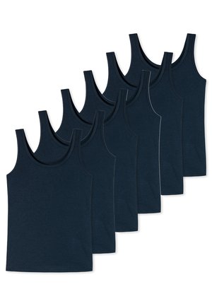 Set aus sechs dunkelblauen Tanktops aus einem weichen Baumwollmix. Mit weitem Rundhalsausschnitt und breiten Trägern. Glatte Textur ohne Muster.