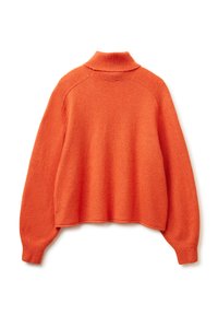 Jasnopomarańczowy, fakturowany sweter z wysokim kołnierzem i długimi, zwężającymi się rękawami. Posiada luźny krój i prążkowane mankiety.