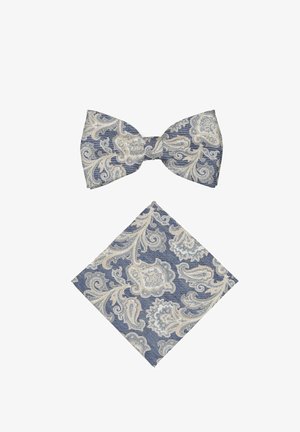 Blauwe strik en pochet set met beige en wit ingewikkeld paisley bloemenpatroon, weergegeven op een witte achtergrond.