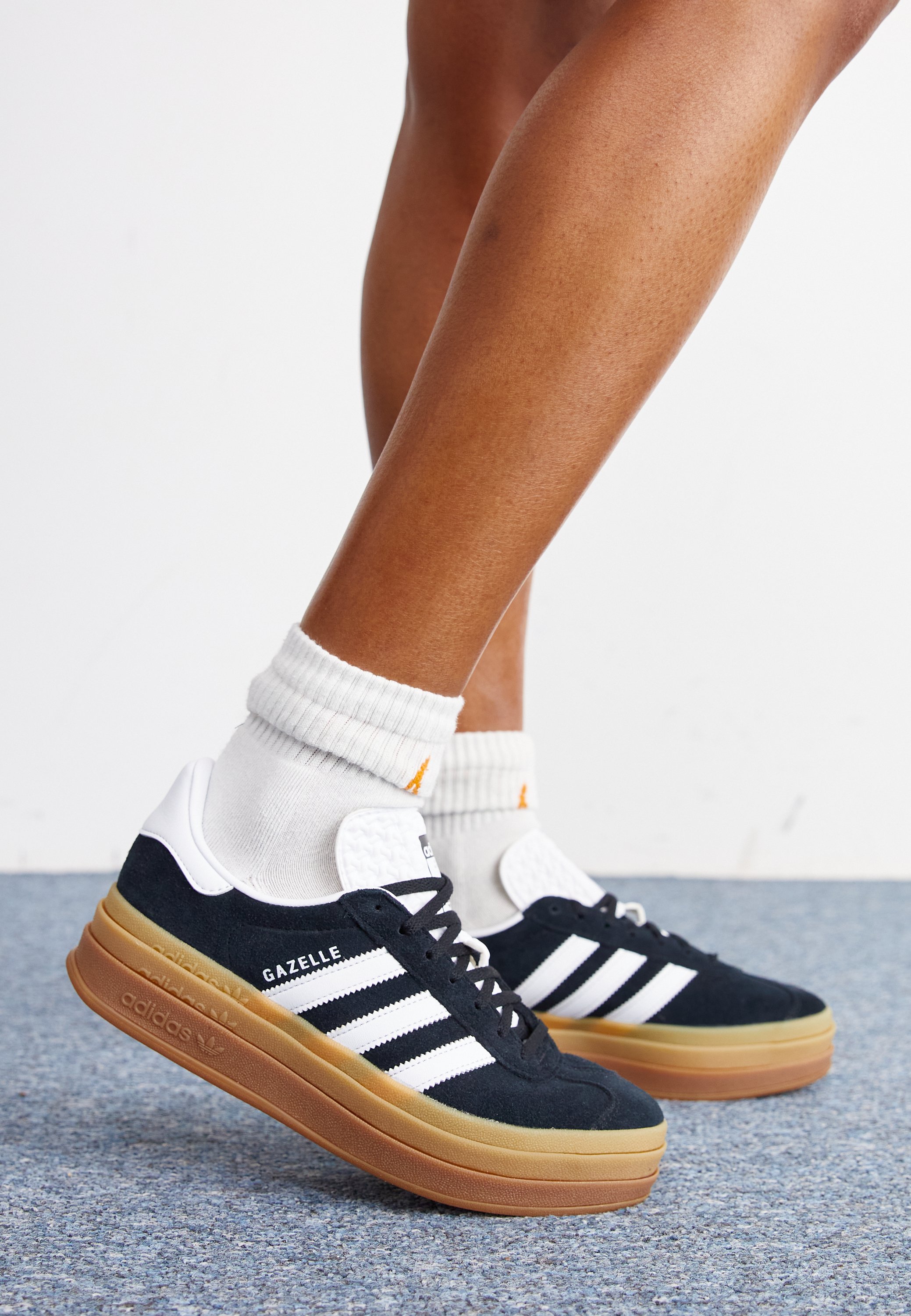 AO　レディース　BLK M adidas Originals GAZELLE BOLD - Sneakers low - core black/cloud