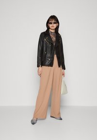 AllSaints BILLIE BIKER - Kožnata jakna - black/gold