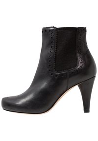 Clarks Ankle boot