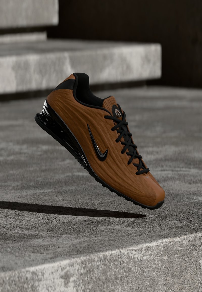 SHOX Z light british tan/black/brown