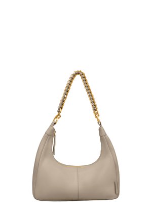 Beige Leder Schultertasche mit einer geschwungenen Form, ausgestattet mit einem geflochtenen goldenen Kettenriemen und einem Reißverschluss, glatte Textur und minimalistischem Design.