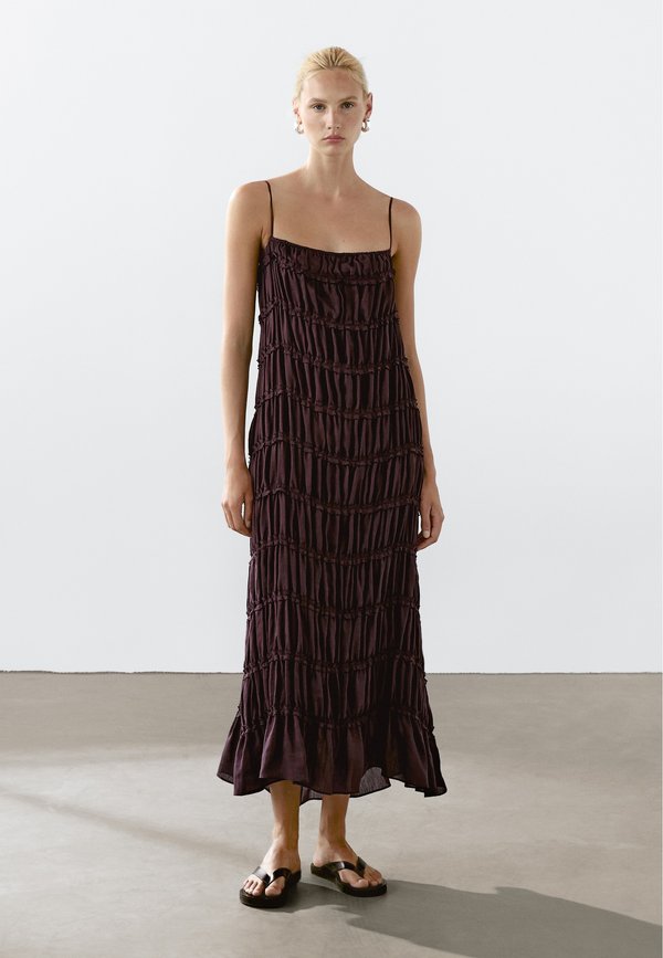 LONG FLOWING - Maxi dress - bordeaux