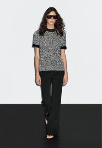 Massimo Dutti SHORT SLEEVE WITH CREW NECK - Svetr - black