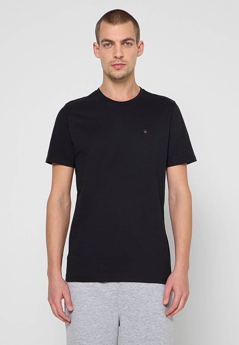 Zwart T-shirt met korte mouwen van katoen, met een ronde hals en een klein logo op de borst. Gladde textuur, getailleerde pasvorm.