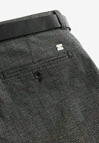Next BELTED SLIM FIT - Vászonnadrágok - grey check