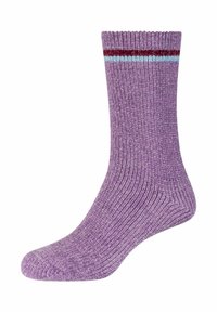 Lavender ribbede sokker med en blød tekstur, der har en maroon og lyseblå stripe ved ribben. Aktiv pasform og længde til midt på læggen.