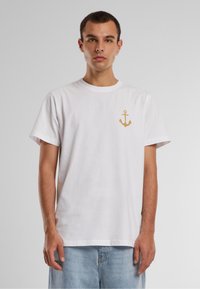 Mister Tee CAPTAIN  - Marškinėliai su spaudiniu - white