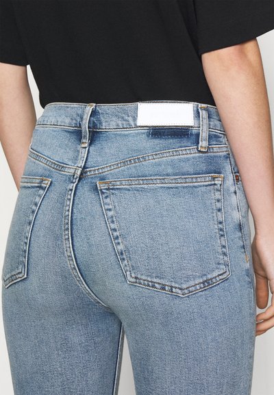 RE/DONE HIGH RISE ANKLE CROP - Traperice uskog kroja - light blue
