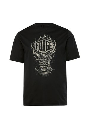Schwarzes Baumwoll-T-Shirt mit einem grafischen Druck eines Skeletthands, die ein Schild greift, mit dem Text "FORGE & SONS" und Flammen, die es umgeben.