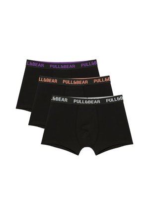 Trois boxers noirs pour hommes avec ceintures élastiques en violet, orange et gris, chacun marqué du texte "PULL&BEAR".