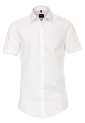 Chemise blanche à manches courtes avec col pointu, boutons sur le devant et étiquette de marque "VENTI" à l'intérieur du col.