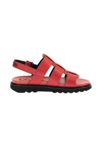 Sandaal sintético rojo con tres correas anchas, correa ajustable en el tobillo y suela texturizada negra. Presenta una plantilla acolchada para mayor comodidad.