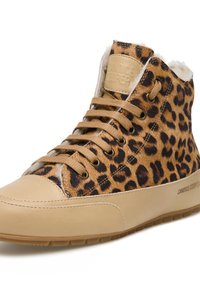 Kavkové vysoké tenisky s leopardím vzorem, velurovou texture a béžovou gumovou podrážkou. Obsahují černé tkaničky a logo na jazyku.