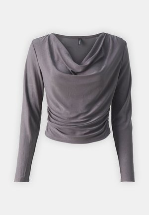 Top gri cu mânecă lungă, cu decolteu în buclă, detalii pliate pe lateral și textură moale, netedă. Fabricat din material ușor cu elasticitate.