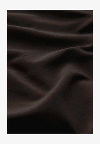 Niewybrane, chocolate brown