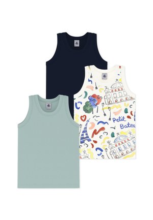 Trois débardeurs enfants sans manches : bleu marine, vert clair uni et blanc avec des illustrations colorées sur le thème de Paris et le texte « Petit Bateau ».