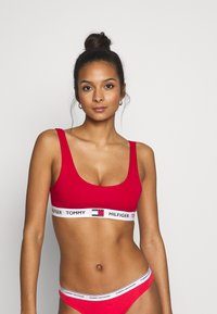 Tommy Hilfiger - BRALETTE - Toppe - tango red Miniaturebillede 1