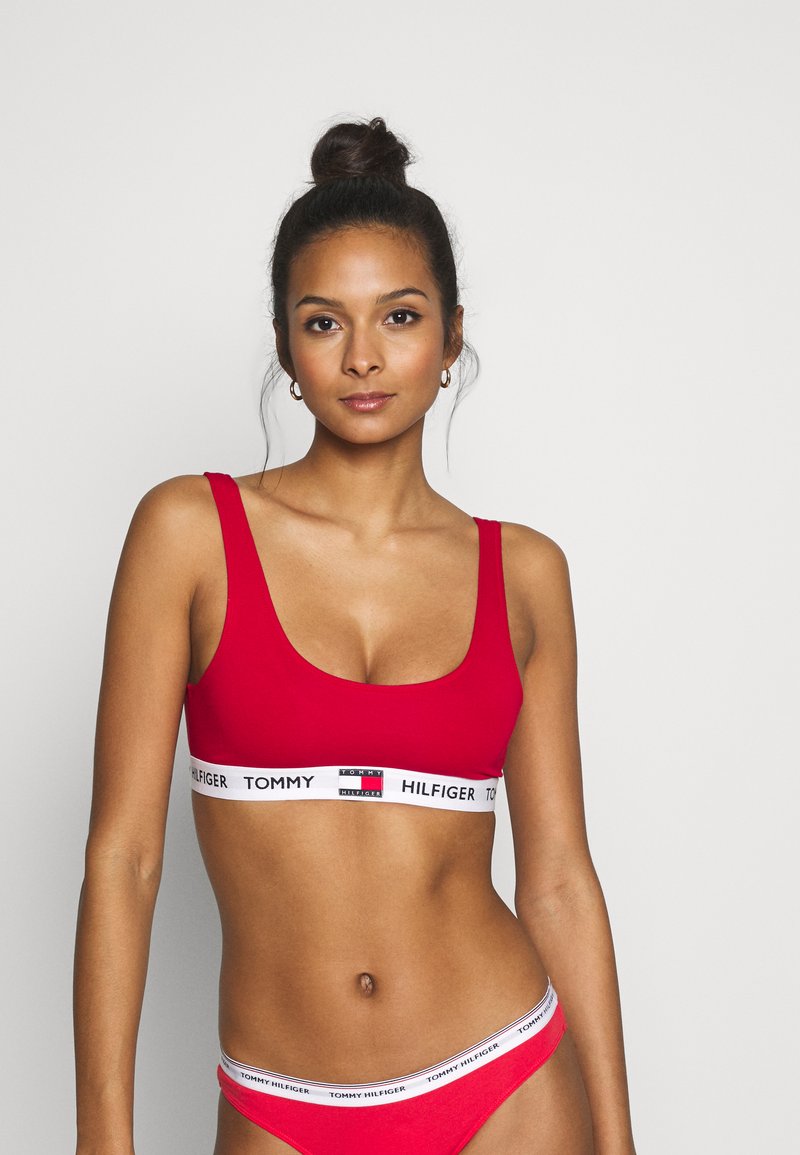 Tommy Hilfiger - BRALETTE - Toppe - tango red, Forstør