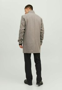 Jack & Jones PREMIUM BLAMELTON SN - Īss mētelis - greige