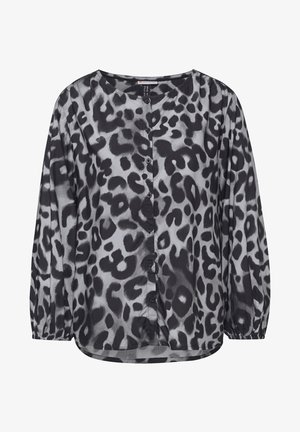 Bluzka zapinana na guziki z przejrzystego materiału w wzór w panterkę w kolorze czarnym i szarym, z okrągłym dekoltem i bufkowymi rękawami.