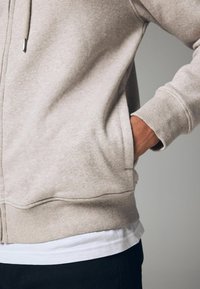 Next PREMIUM RICH - REGULAR FIT - Sweatjacke - ecru