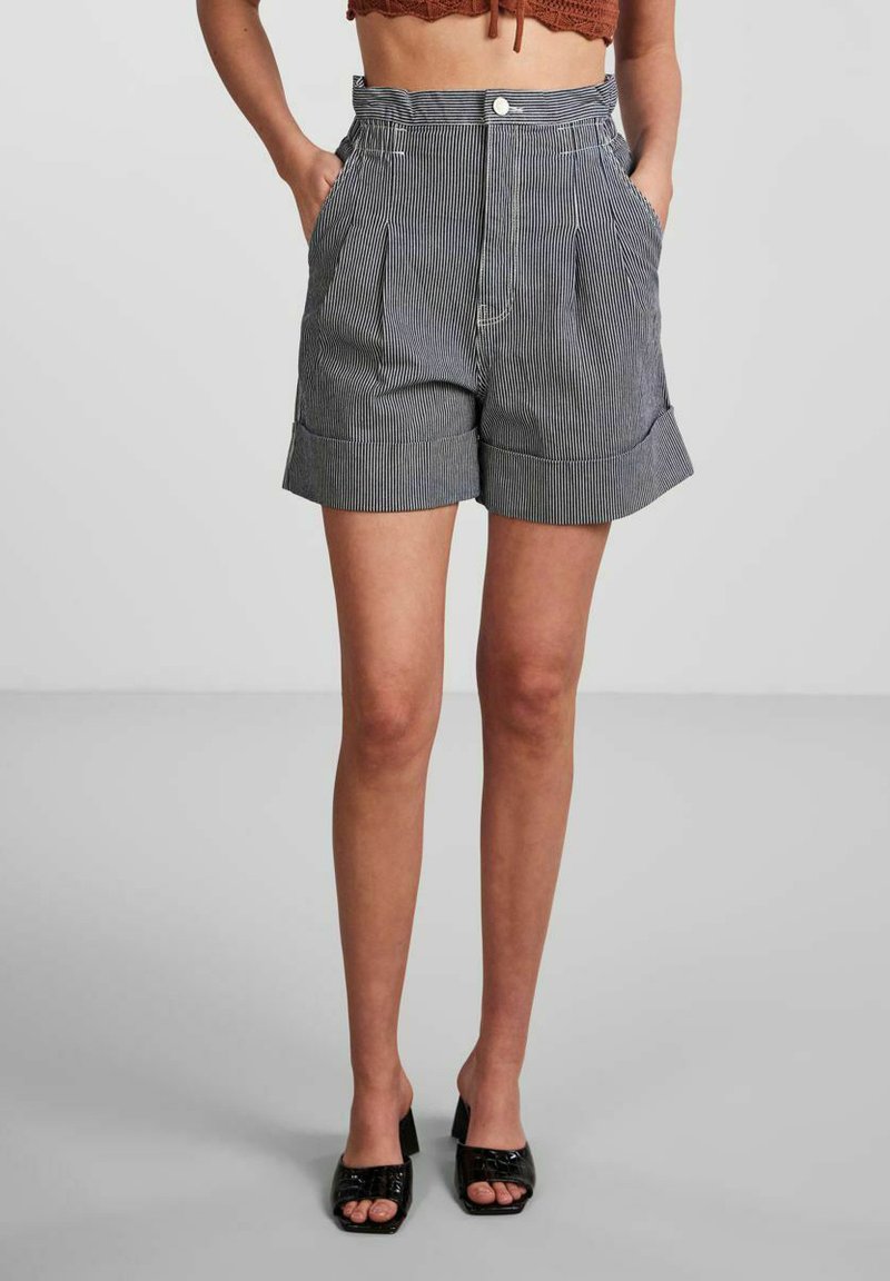 Pieces - Pcbillo Dungaree Denim Dress - 4972524 French Vanilla Cloud Dancer & Beaucoup Blue & Oyster Mushrooms