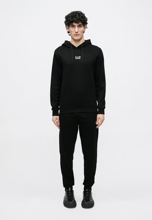 TRAIN CORE - Chándal - black