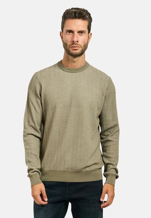 Olivgrüner Pullover mit Fischgrätenmuster. Verfügt über einen Rundhalsausschnitt und gerippte Bündchen, hergestellt aus weichem Strickmaterial.